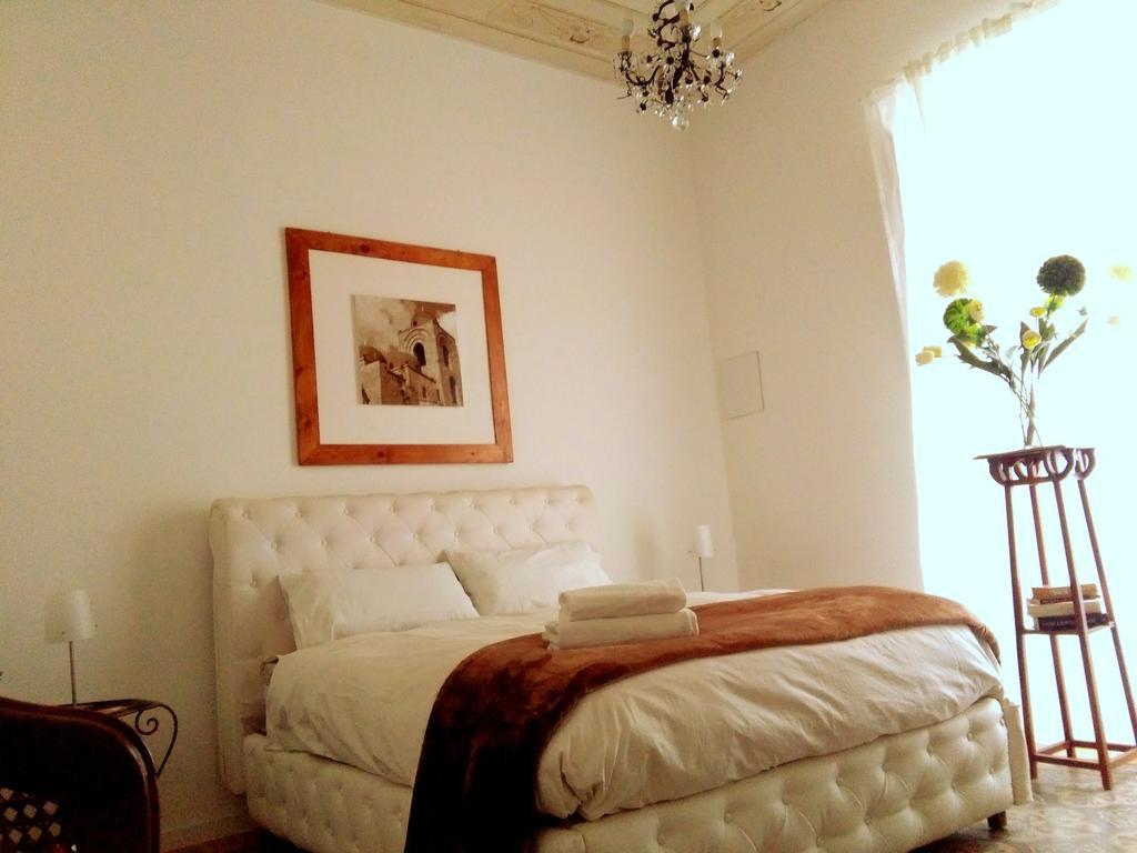 Aragona Rooms Палермо Екстериор снимка