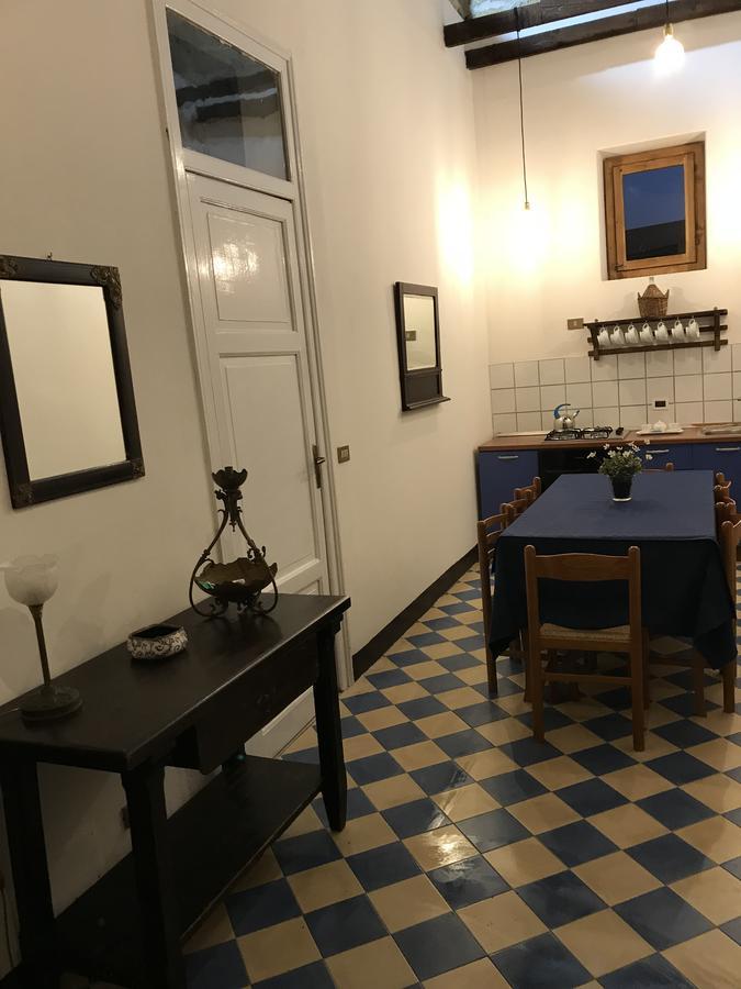 Aragona Rooms Палермо Екстериор снимка